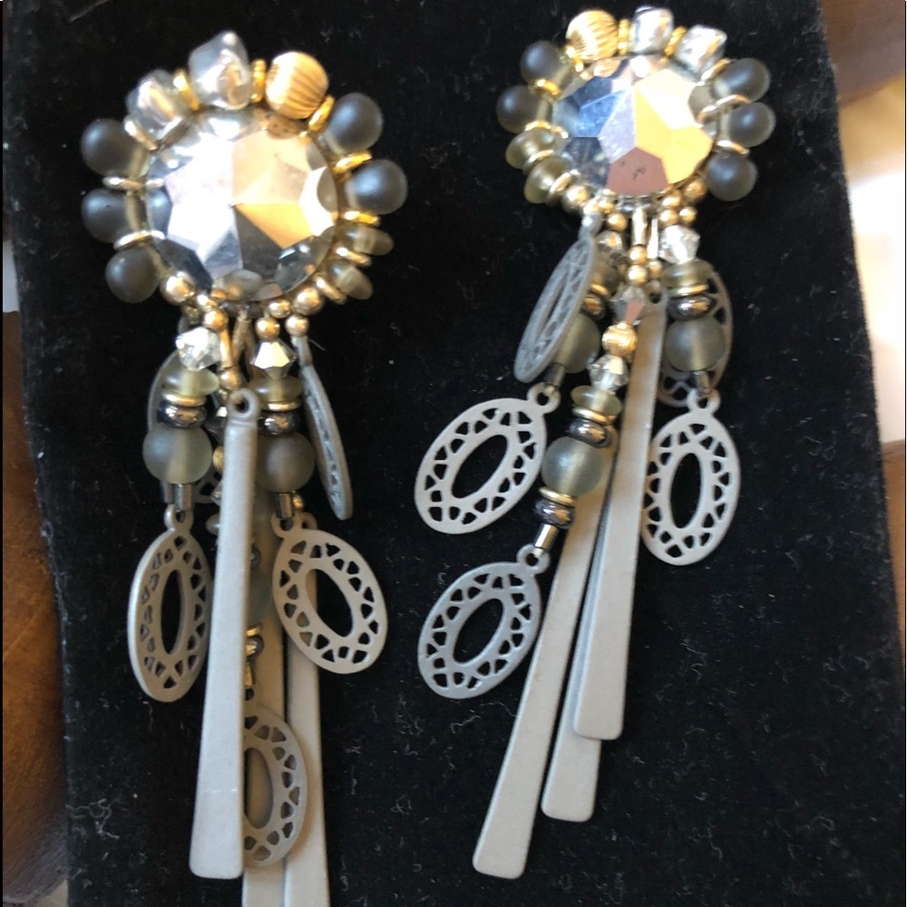 Chipita Vintage Heirloom Dangle Clip Earrings